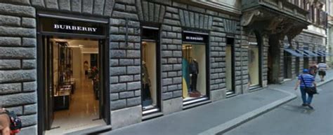 Chiude la storica boutique di Burberry in via dei  